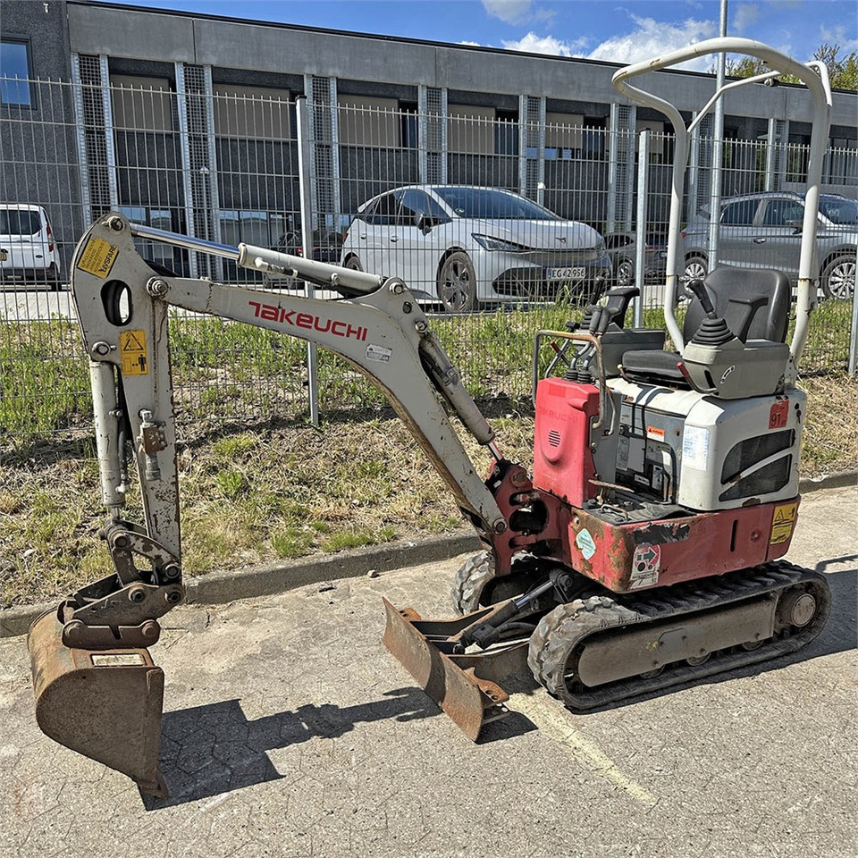 Takeuchi TB210 R - Mini rýpadlo: obrázok 1 Takeuchi TB210 R - Mini rýpadlo: obrázok 1