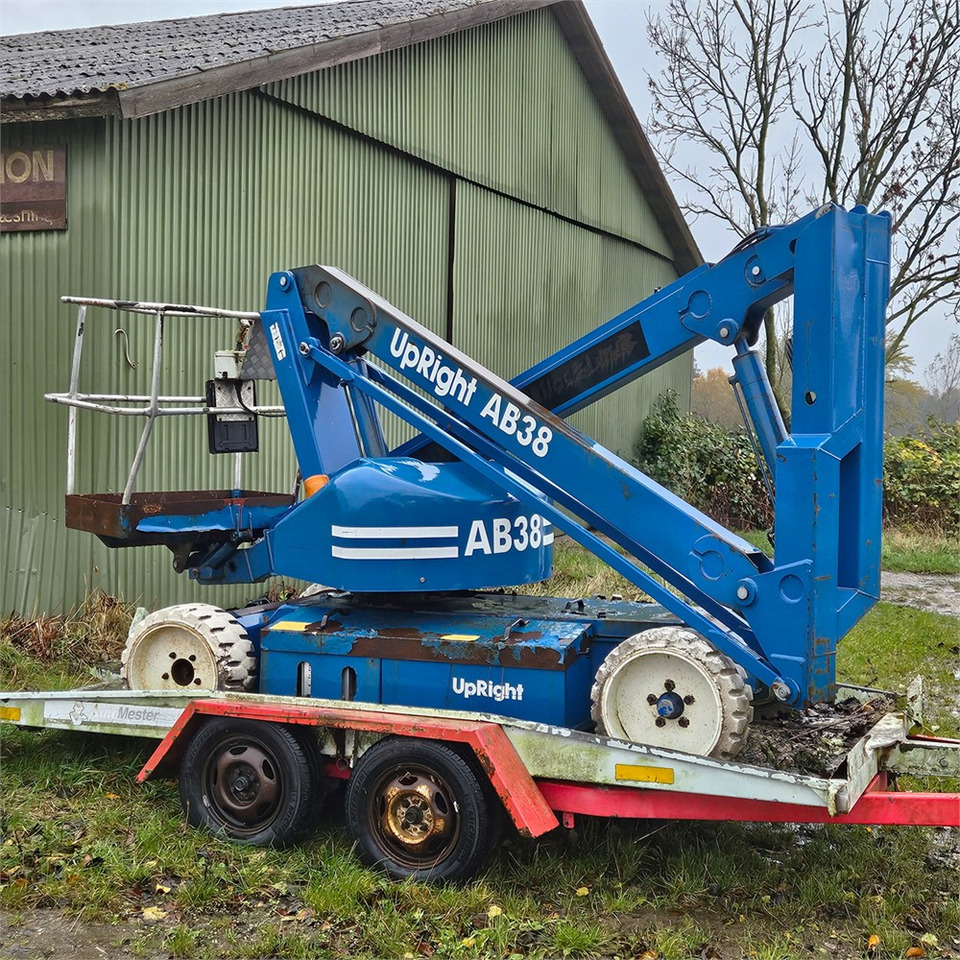 UpRight AB38 - Kĺbová pracovná plošina: obrázok 1 UpRight AB38 - Kĺbová pracovná plošina: obrázok 1