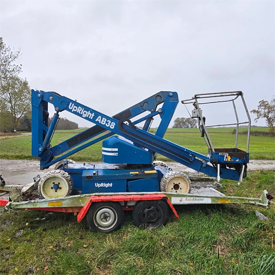 UpRight AB38 - Kĺbová pracovná plošina: obrázok 3 UpRight AB38 - Kĺbová pracovná plošina: obrázok 3