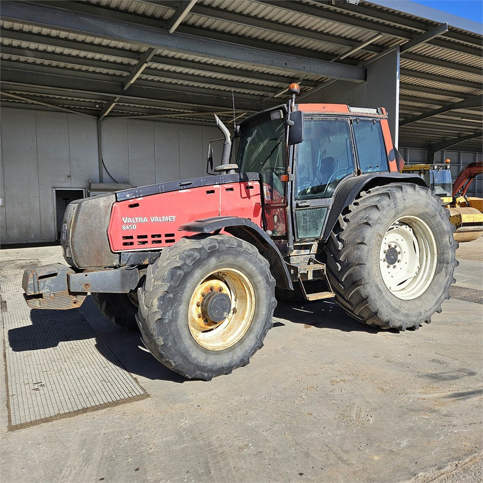 Valmet Valtra 8450 - Traktor: obrázok 1 Valmet Valtra 8450 - Traktor: obrázok 1