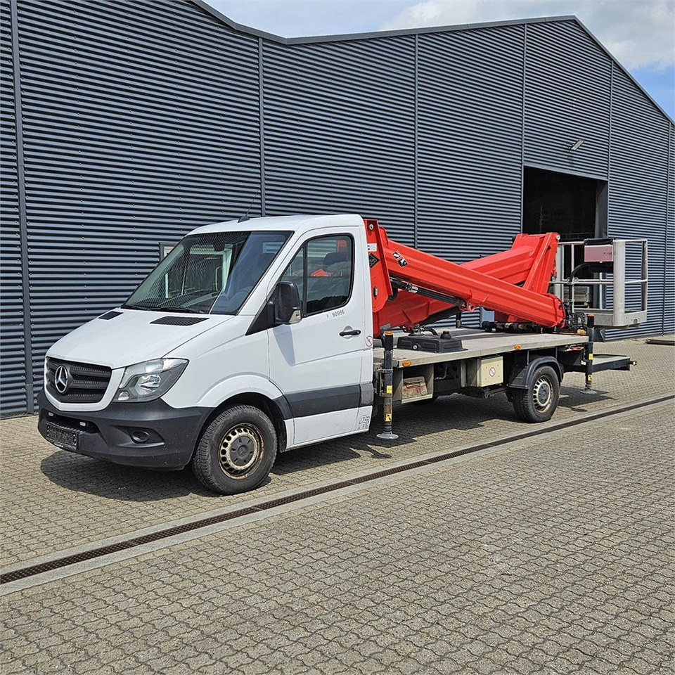 Versalift VTX-240 - Automobilová plošina: obrázok 4 Versalift VTX-240 - Automobilová plošina: obrázok 4