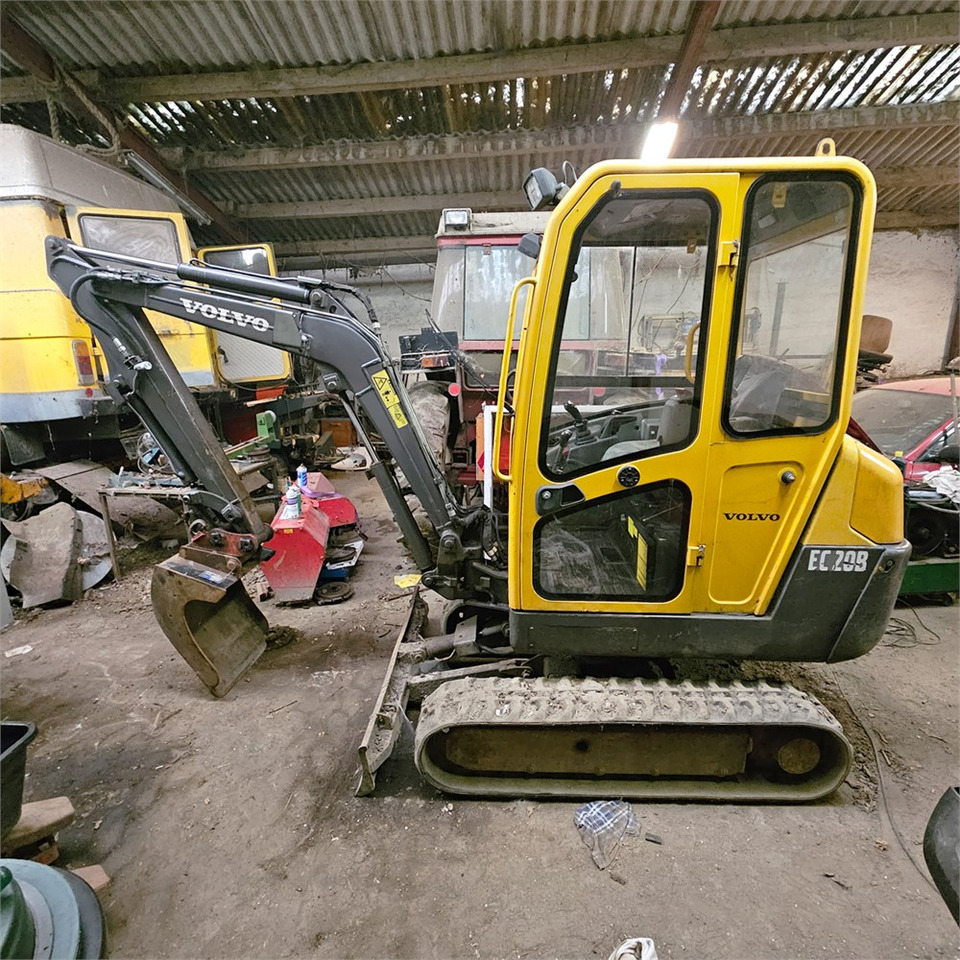Volvo EC20 B XTV - Mini rýpadlo: obrázok 1 Volvo EC20 B XTV - Mini rýpadlo: obrázok 1