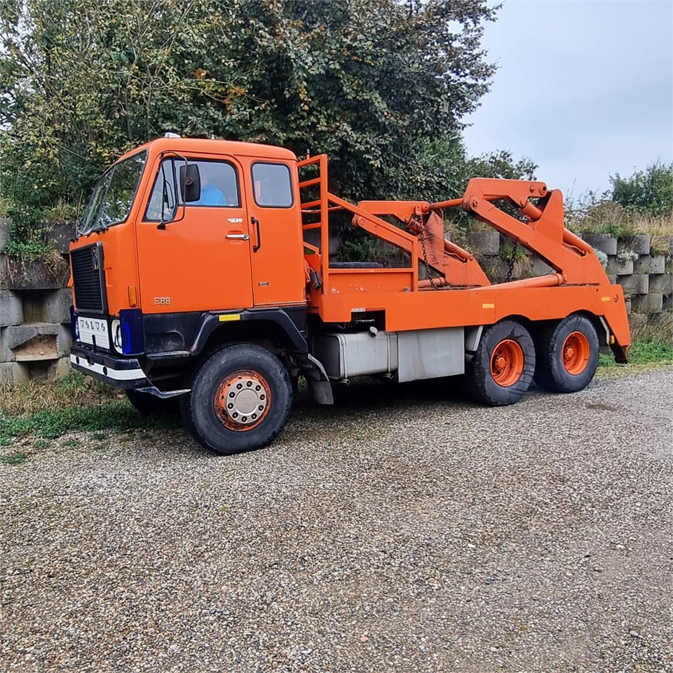 Volvo F 88 - Ramenový nosič kontajnerov: obrázok 1 Volvo F 88 - Ramenový nosič kontajnerov: obrázok 1