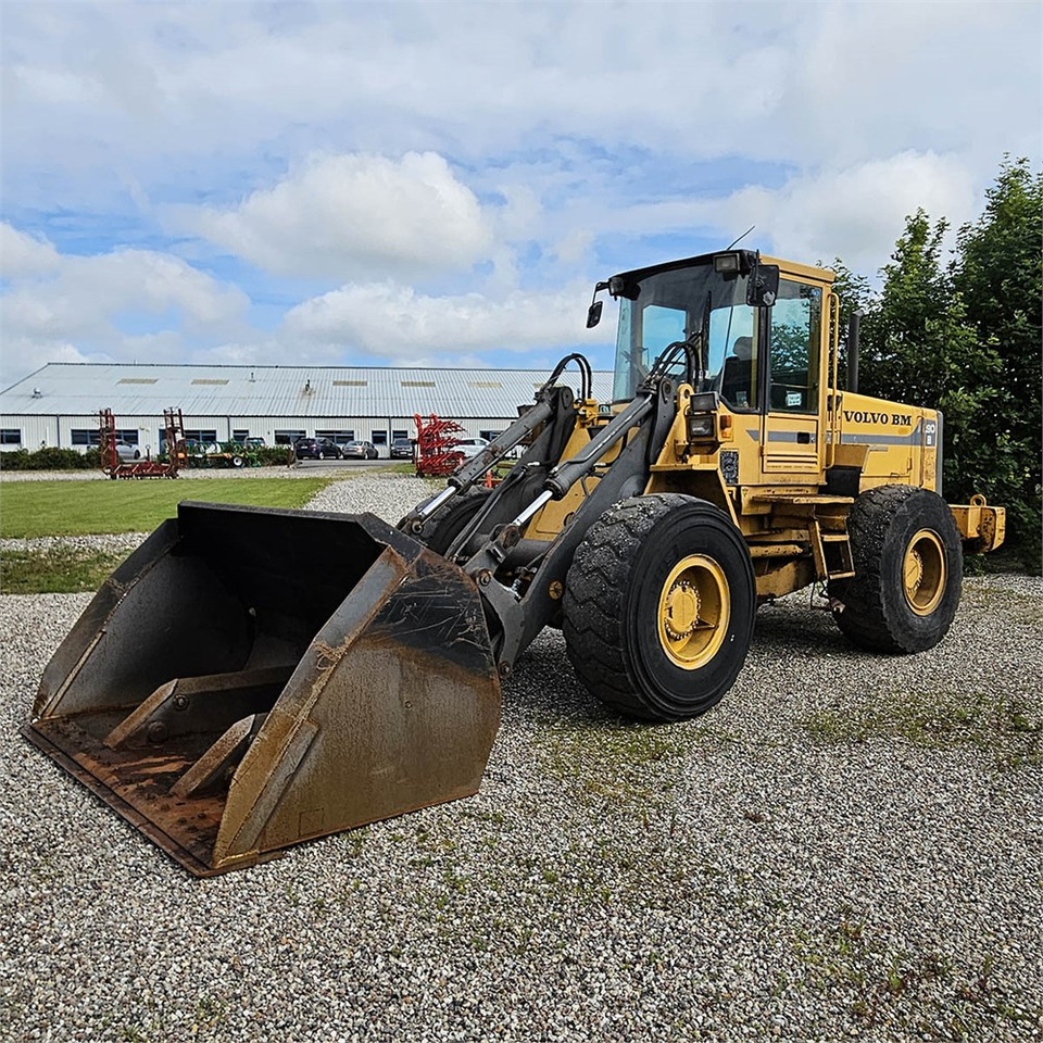 Volvo L90 B - Kolesový nakladač: obrázok 1 Volvo L90 B - Kolesový nakladač: obrázok 1