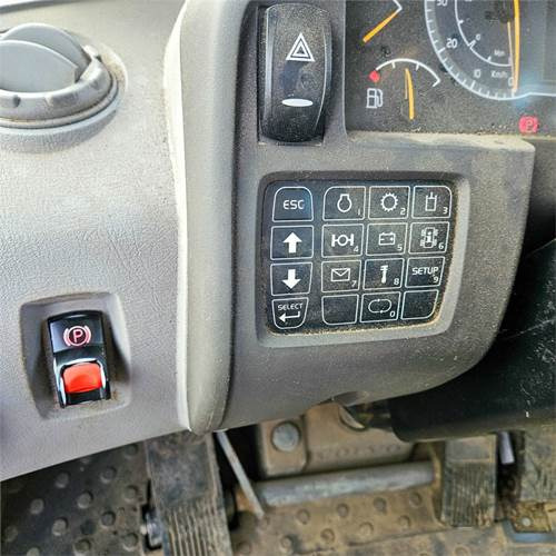 Kolesový nakladač Volvo L90 H: obrázok 23