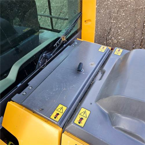 Kolesový nakladač Volvo L90 H: obrázok 43