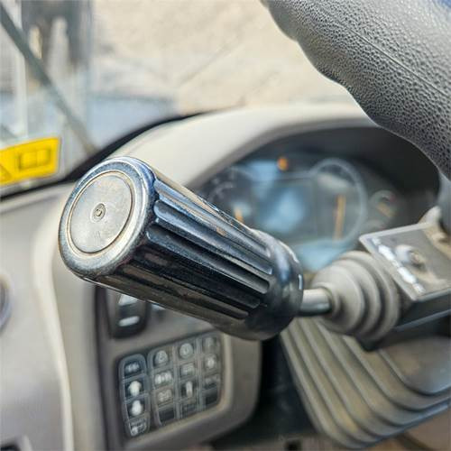 Kolesový nakladač Volvo L90 H: obrázok 24