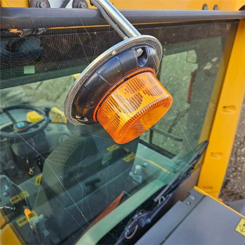 Kolesový nakladač Volvo L90 H: obrázok 37