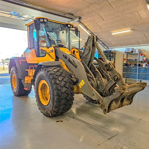 Kolesový nakladač Volvo L90 H: obrázok 7