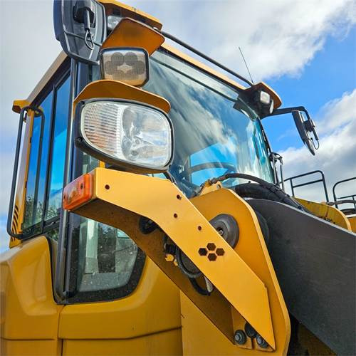 Kolesový nakladač Volvo L90 H: obrázok 39