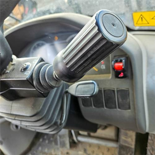 Kolesový nakladač Volvo L90 H: obrázok 25