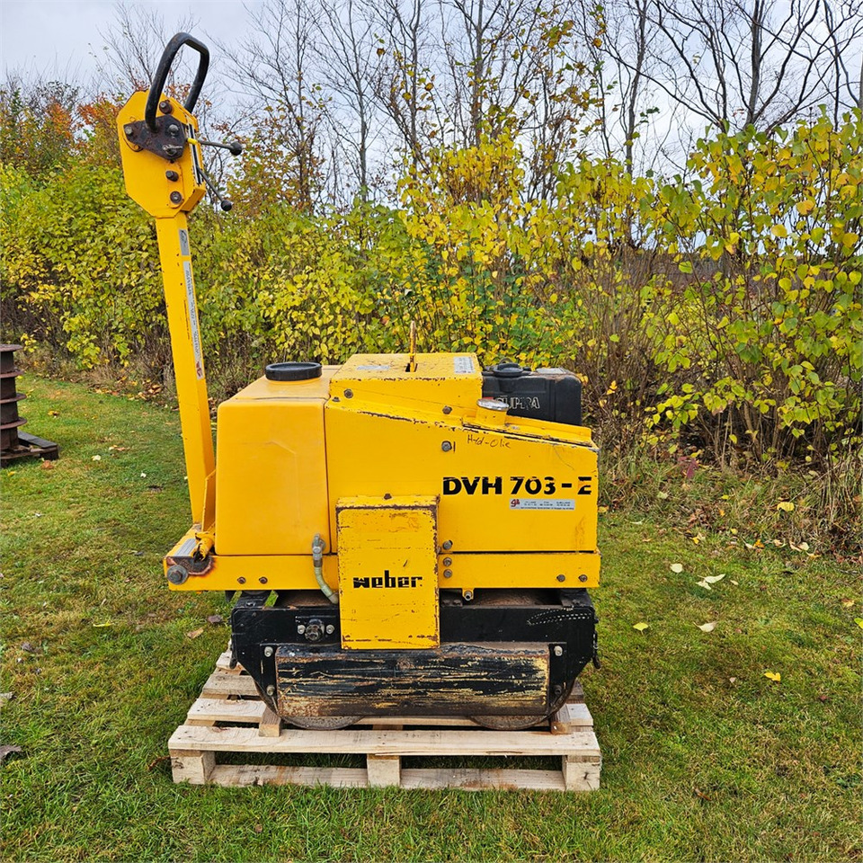 Weber DVH 703 E - Minivalec: obrázok 3 Weber DVH 703 E - Minivalec: obrázok 3