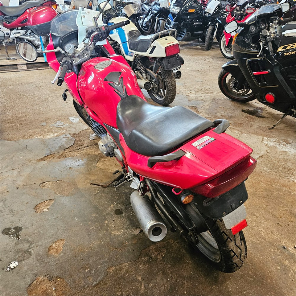 Yamaha XJ600 Diversion - Motocykel: obrázok 3 Yamaha XJ600 Diversion - Motocykel: obrázok 3