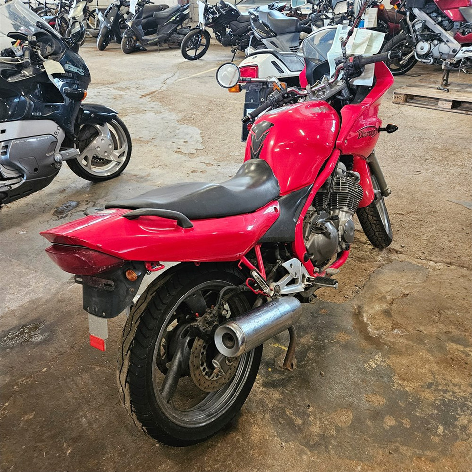 Yamaha XJ600 Diversion - Motocykel: obrázok 5 Yamaha XJ600 Diversion - Motocykel: obrázok 5