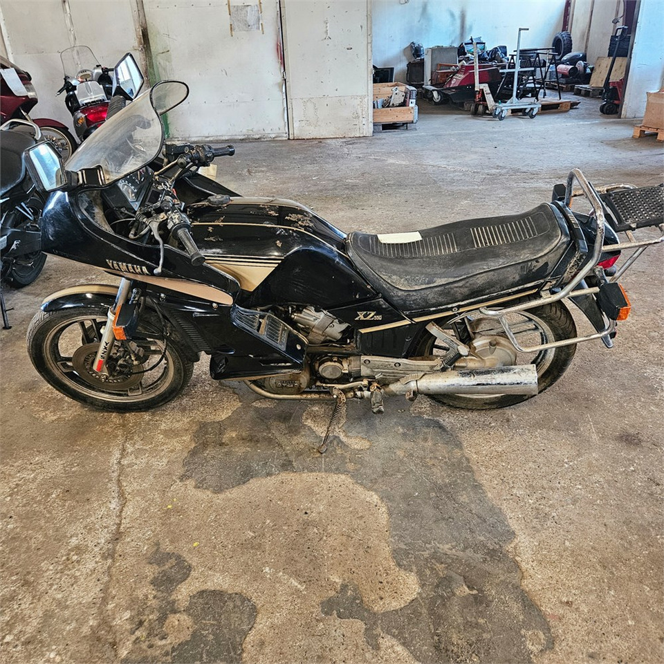 Yamaha XZ550 - Motocykel: obrázok 2 Yamaha XZ550 - Motocykel: obrázok 2