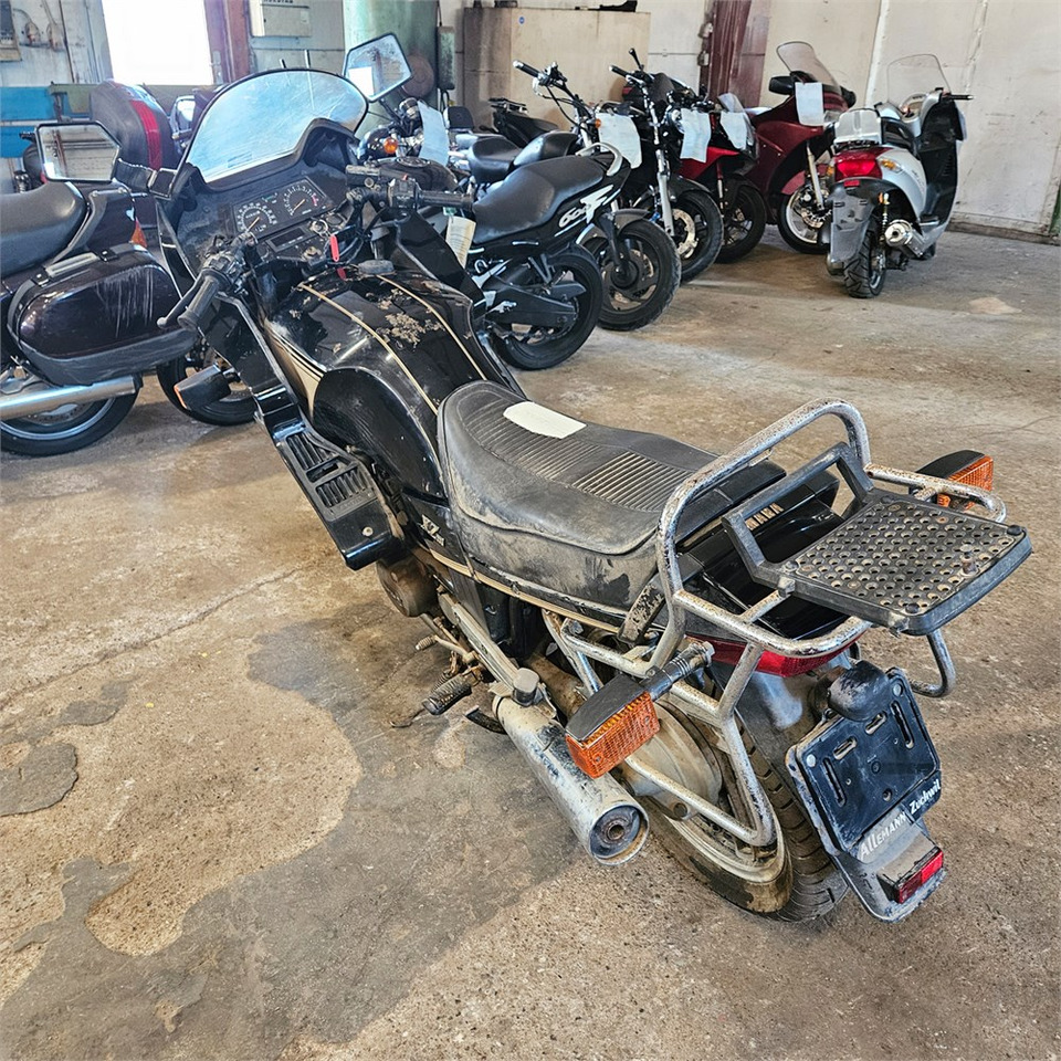 Yamaha XZ550 - Motocykel: obrázok 3 Yamaha XZ550 - Motocykel: obrázok 3