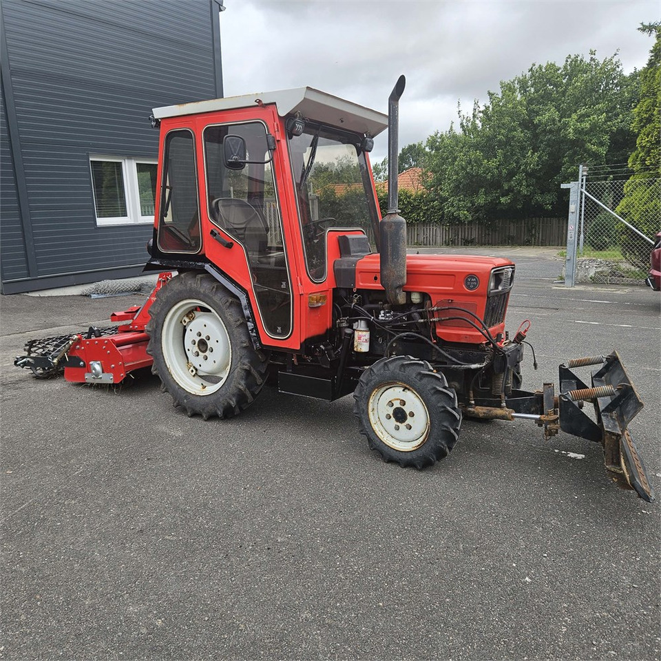 Yanmar 226 D - Komunálny traktor: obrázok 1 Yanmar 226 D - Komunálny traktor: obrázok 1