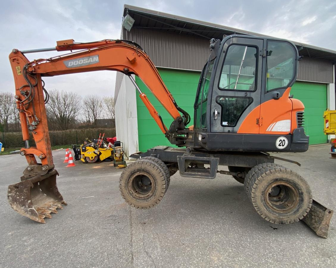 Doosan DX 55W - Kolesové rýpadlo: obrázok 4 Doosan DX 55W - Kolesové rýpadlo: obrázok 4