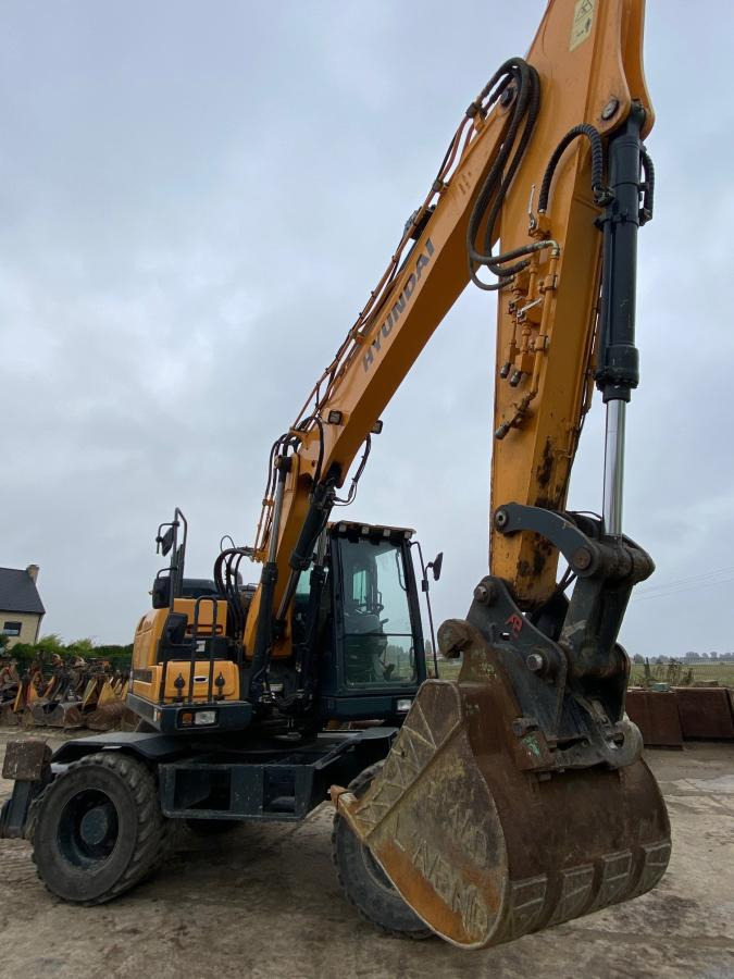 Hyundai HW 140 - Kolesové rýpadlo: obrázok 4 Hyundai HW 140 - Kolesové rýpadlo: obrázok 4