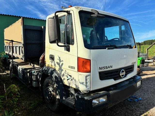 Nissan ATLEON 150.25 - Hákový nosič kontajnerov, Auto s hydraulickou rukou: obrázok 2 Nissan ATLEON 150.25 - Hákový nosič kontajnerov, Auto s hydraulickou rukou: obrázok 2