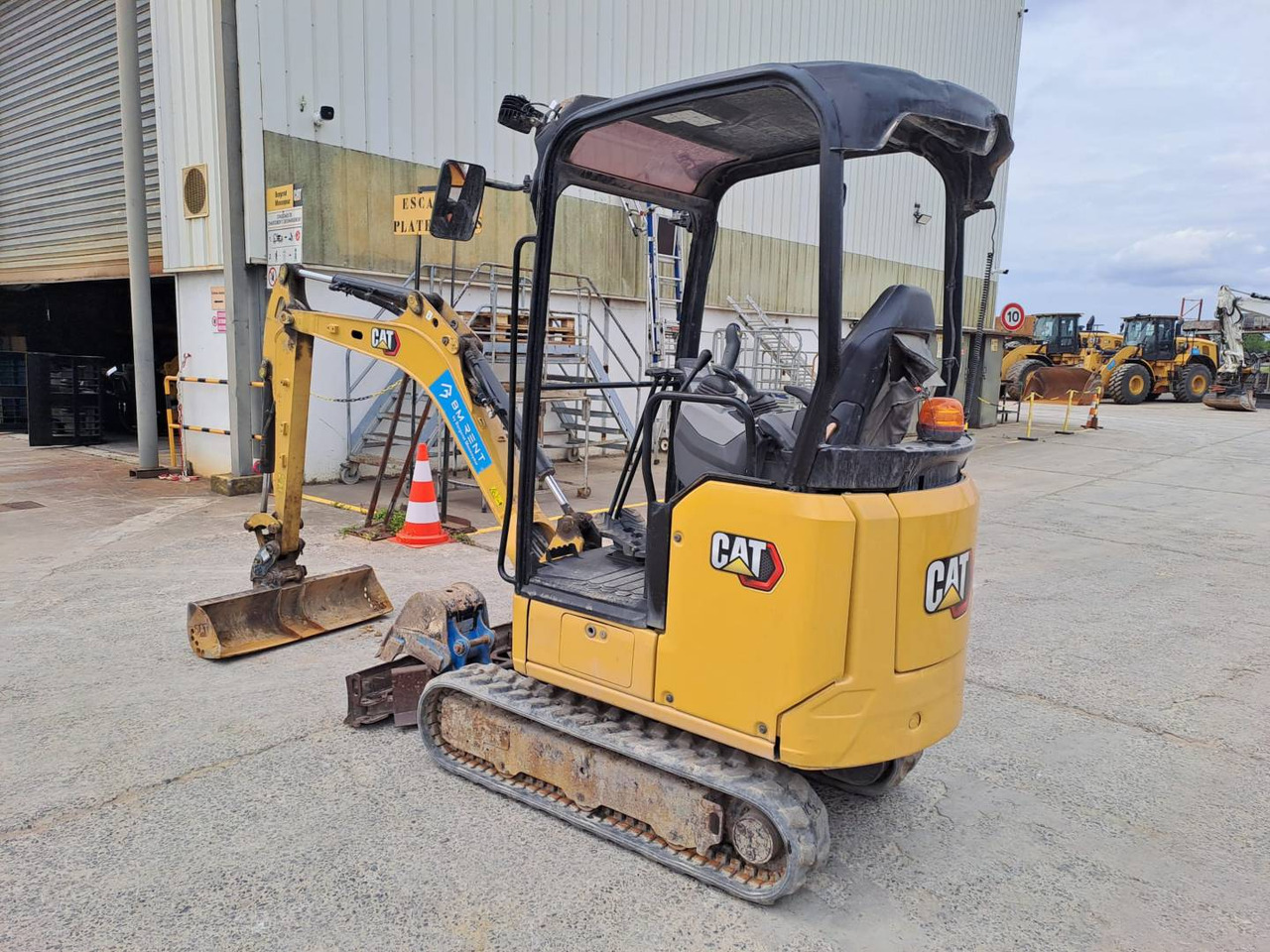 CAT 301.8 - Pásové rýpadlo: obrázok 3 CAT 301.8 - Pásové rýpadlo: obrázok 3