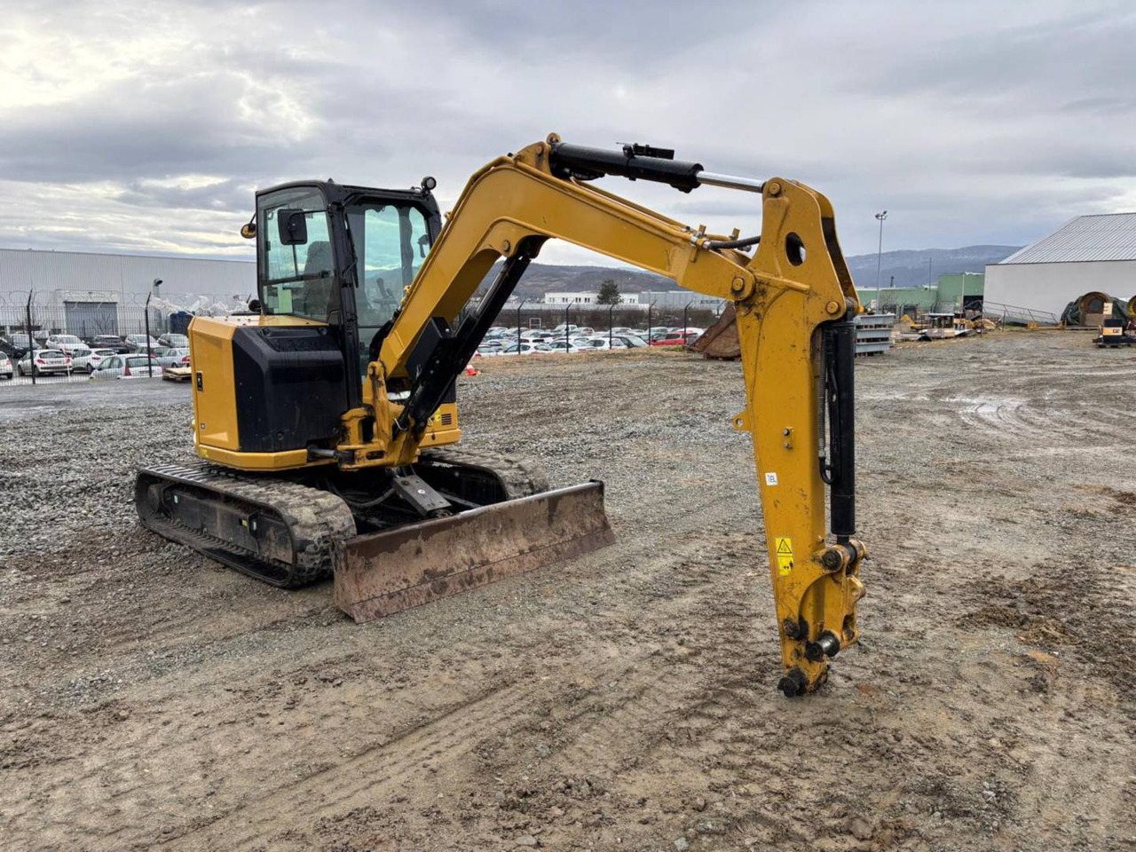CAT 305 - Pásové rýpadlo: obrázok 1 CAT 305 - Pásové rýpadlo: obrázok 1