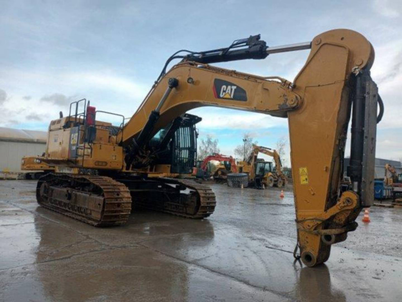 CAT 374F - Pásové rýpadlo: obrázok 2 CAT 374F - Pásové rýpadlo: obrázok 2