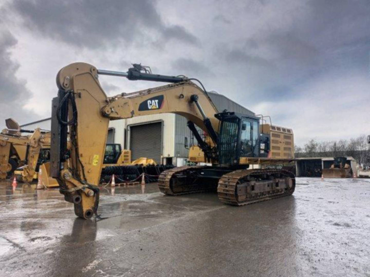 CAT 374F - Pásové rýpadlo: obrázok 1 CAT 374F - Pásové rýpadlo: obrázok 1