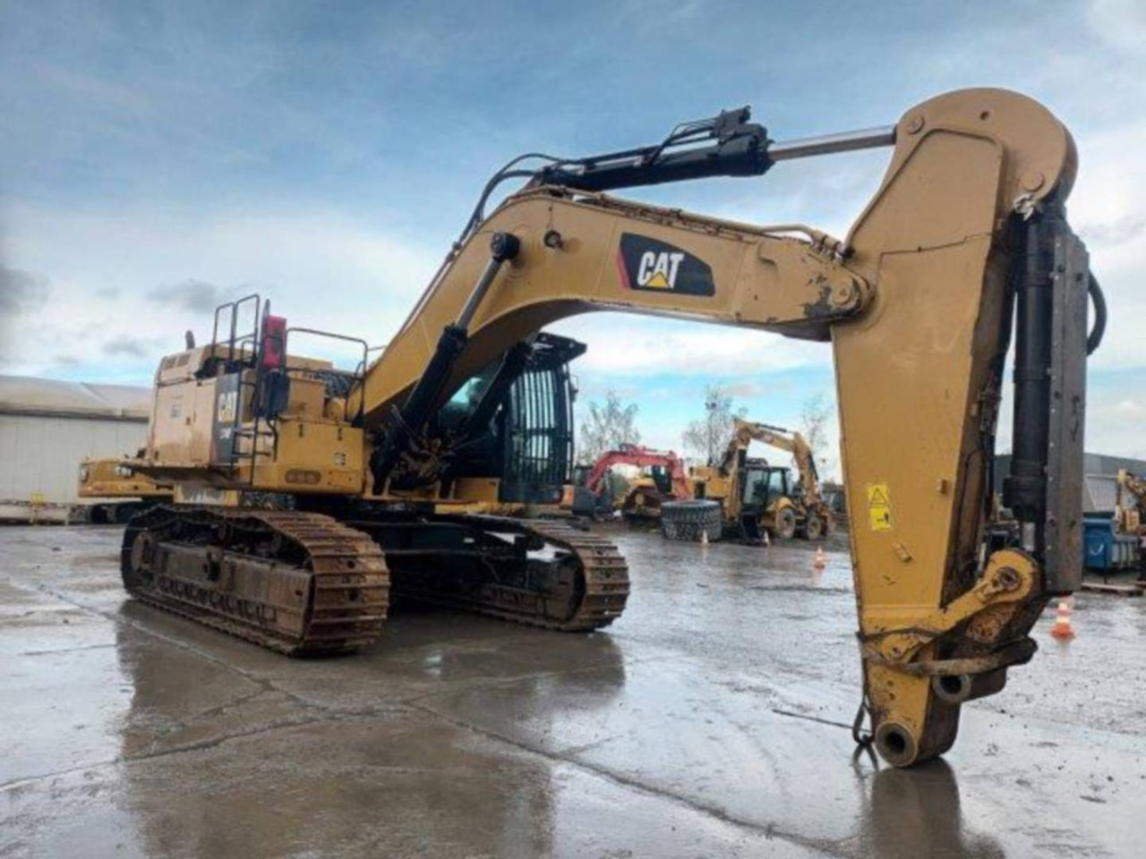 CAT 374F - Pásové rýpadlo: obrázok 2 CAT 374F - Pásové rýpadlo: obrázok 2