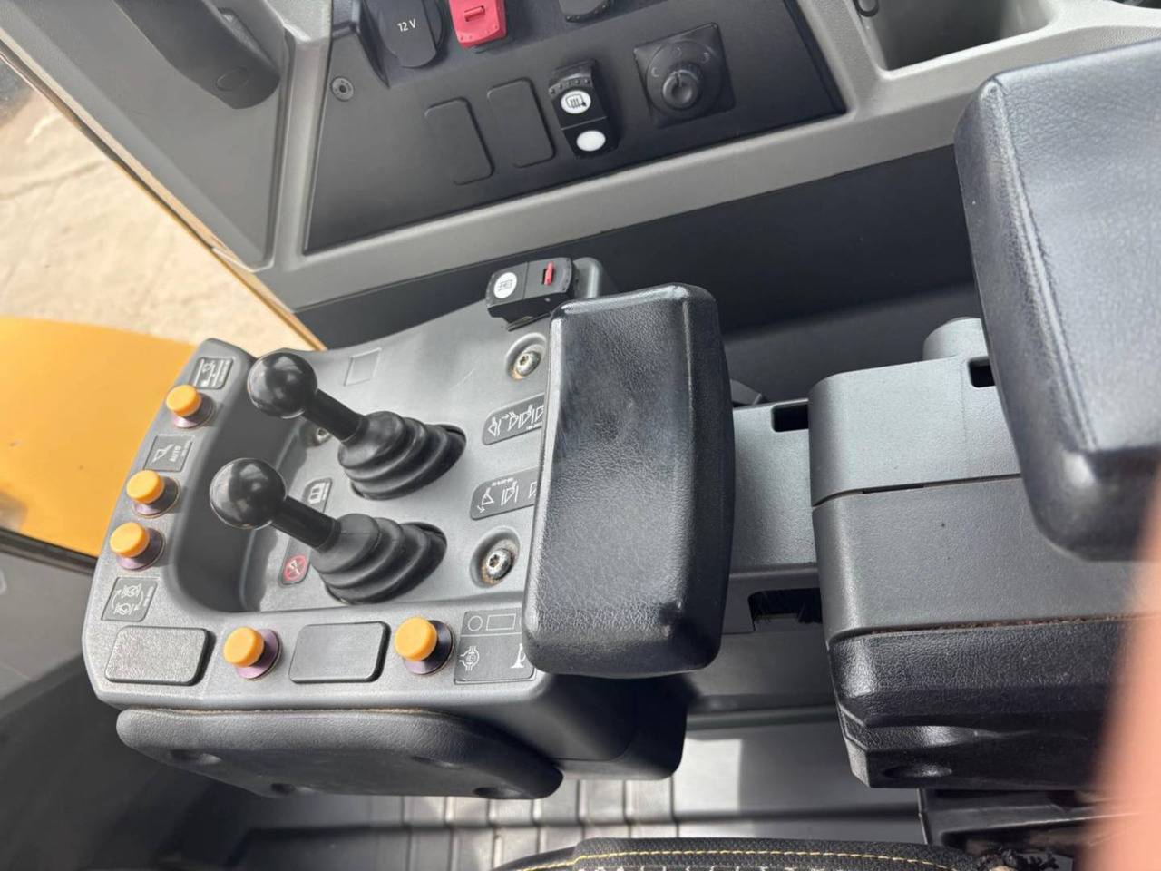 Kolesový nakladač CAT 966M XE: obrázok 21