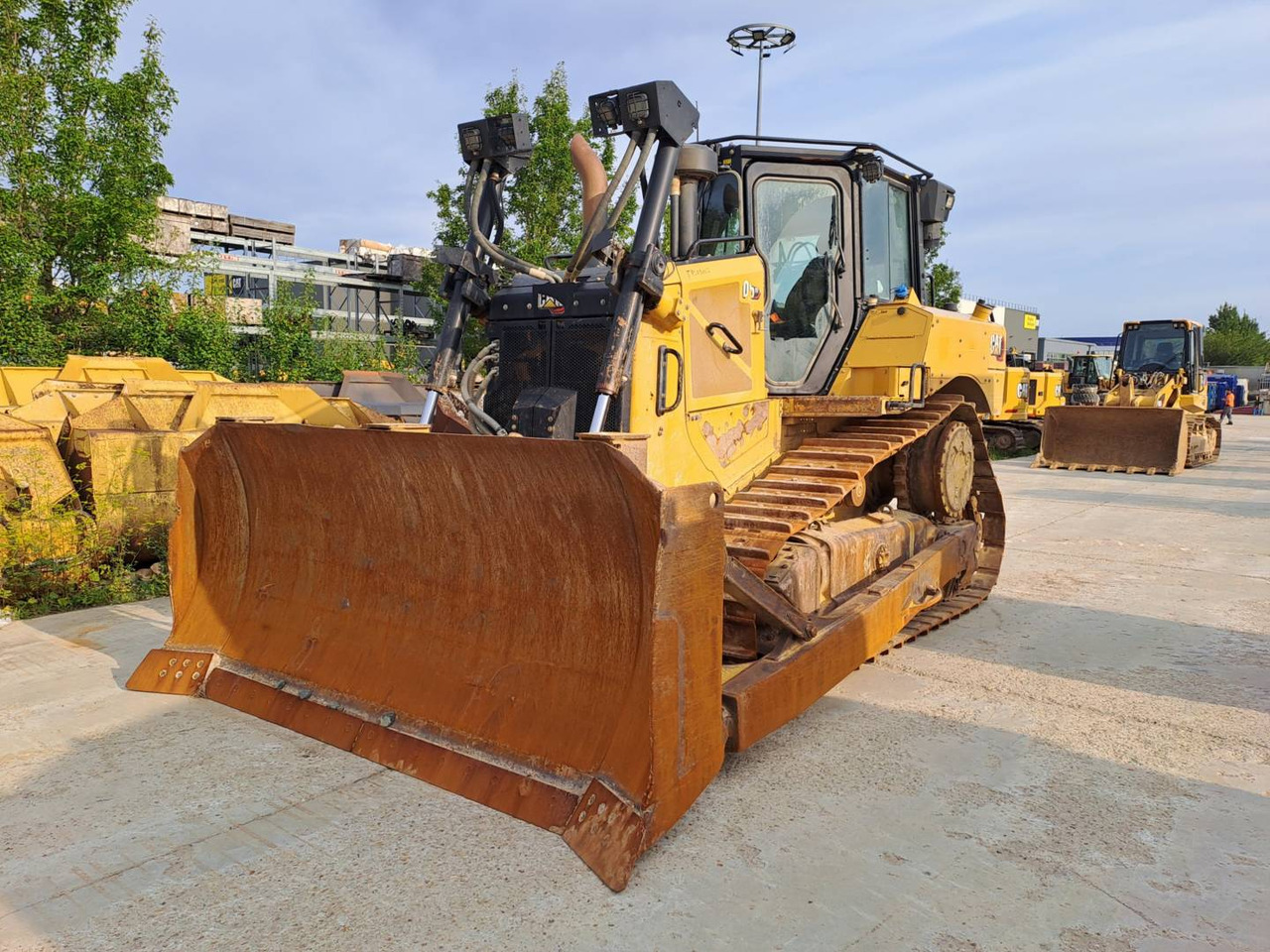 CAT D6 XE - Buldozér: obrázok 1 CAT D6 XE - Buldozér: obrázok 1