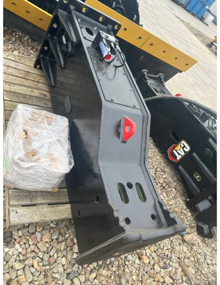 CAT H140GCS - Hydraulické kladivo: obrázok 1 CAT H140GCS - Hydraulické kladivo: obrázok 1