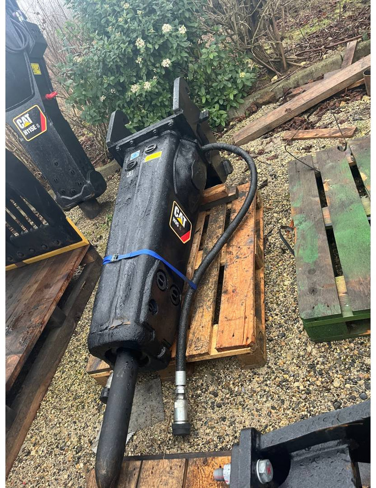 CAT H95S/CW40S - Hydraulické kladivo: obrázok 2 CAT H95S/CW40S - Hydraulické kladivo: obrázok 2