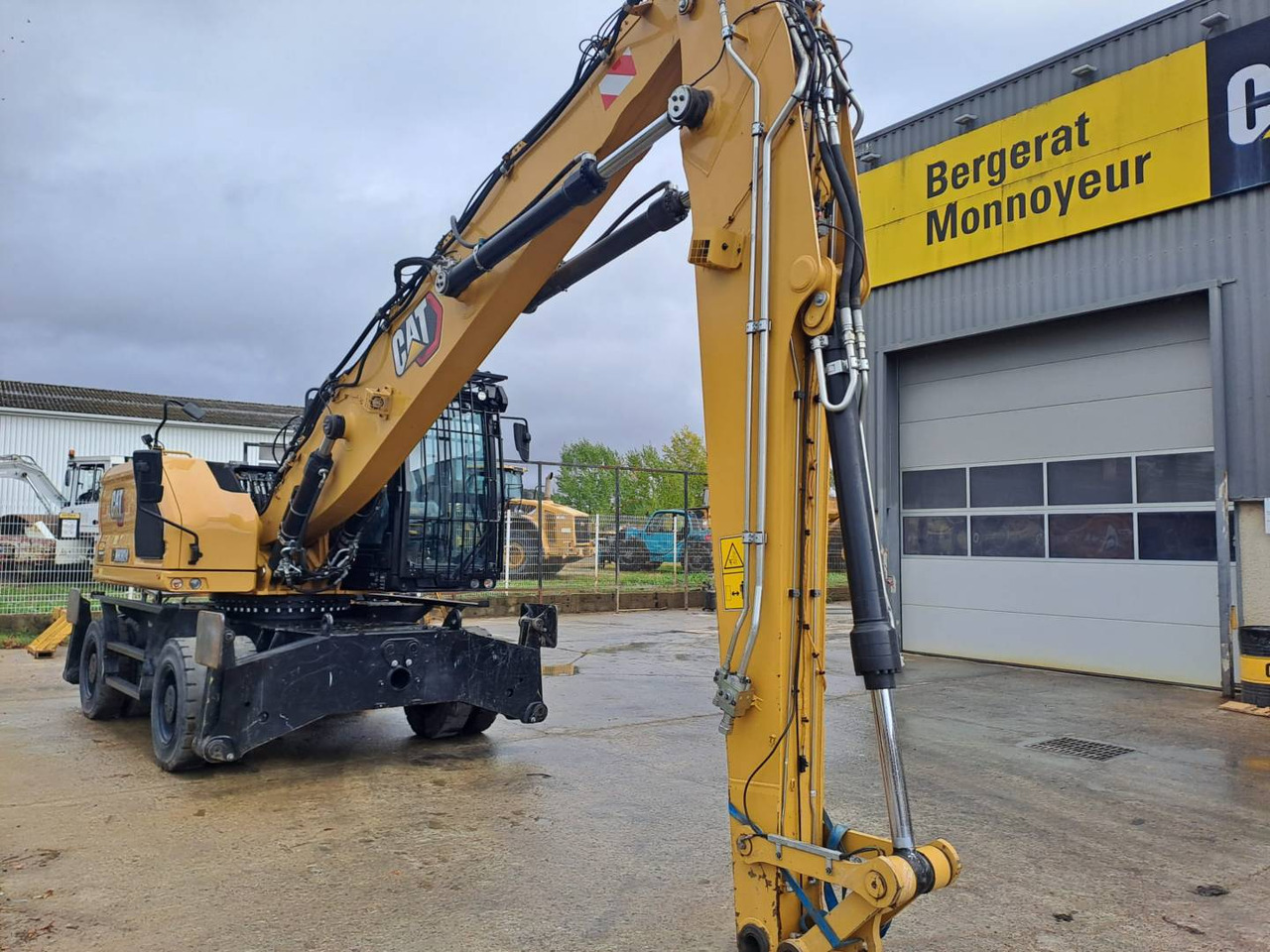 CAT MH3024 - Kolesové rýpadlo: obrázok 2 CAT MH3024 - Kolesové rýpadlo: obrázok 2