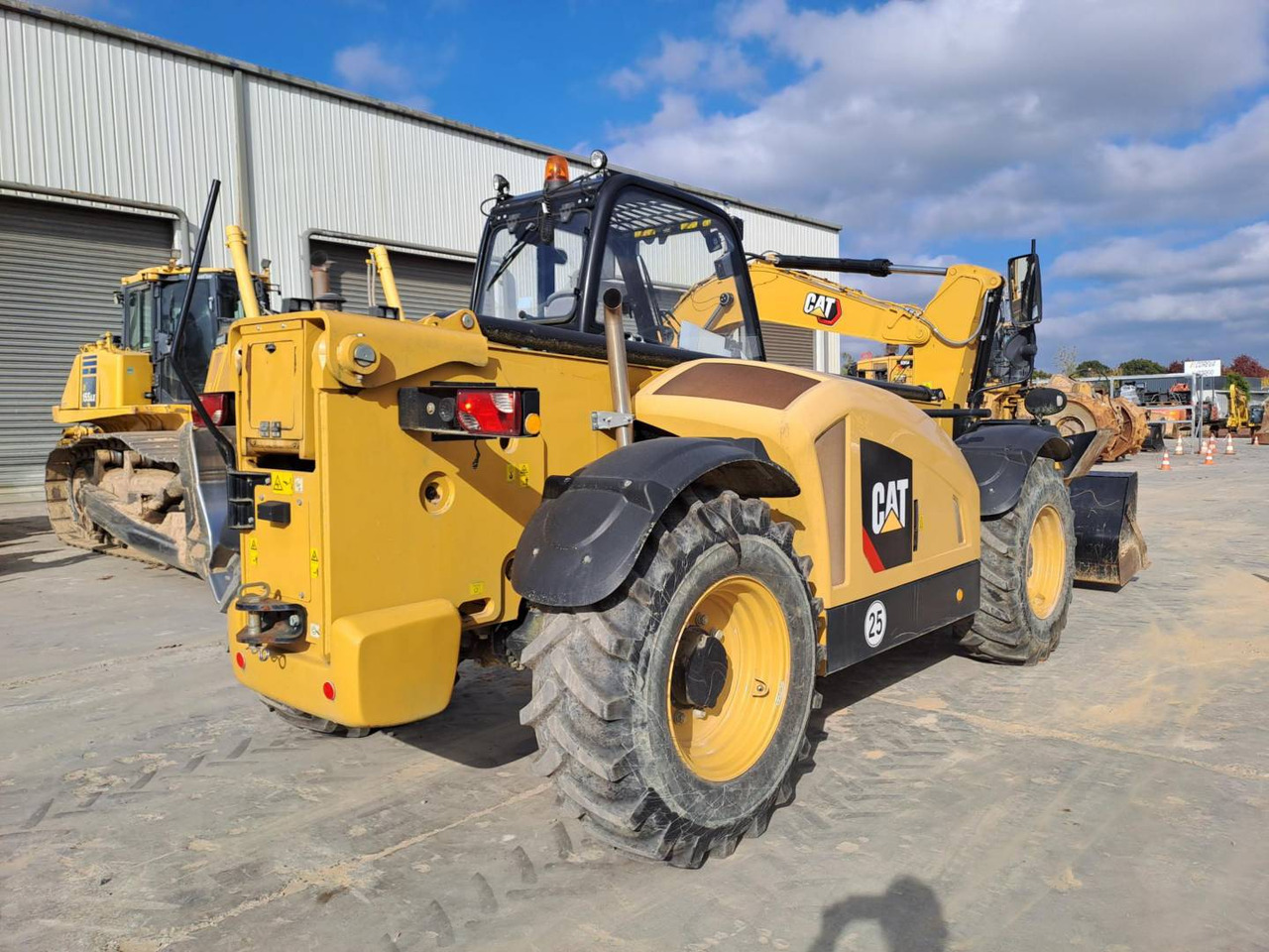 CAT TH314D - Teleskopický nakladač: obrázok 3 CAT TH314D - Teleskopický nakladač: obrázok 3