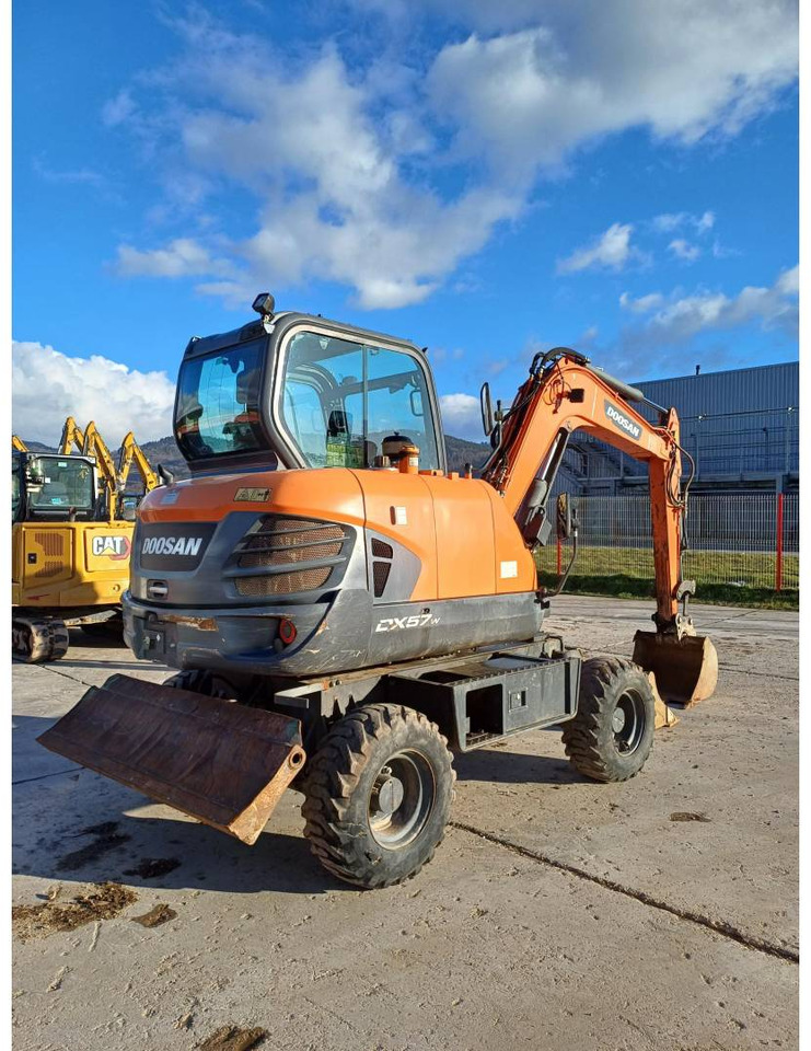 DOOSAN INFRACORE AMERICA CORP. DX57W-7 - Kolesové rýpadlo: obrázok 3 DOOSAN INFRACORE AMERICA CORP. DX57W-7 - Kolesové rýpadlo: obrázok 3