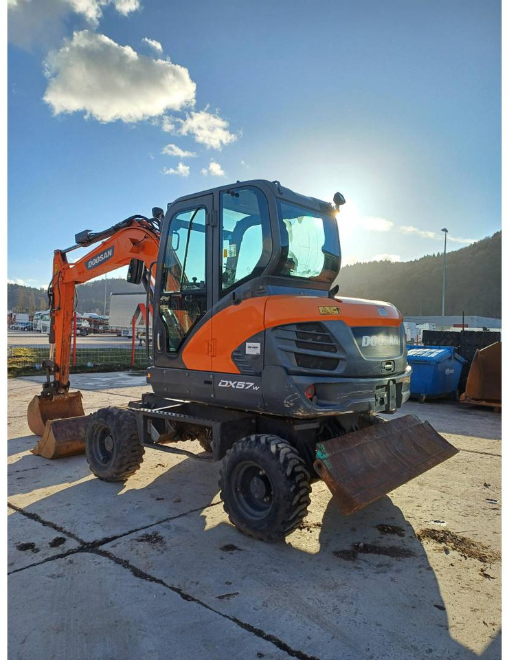 DOOSAN INFRACORE AMERICA CORP. DX57W-7 - Kolesové rýpadlo: obrázok 4 DOOSAN INFRACORE AMERICA CORP. DX57W-7 - Kolesové rýpadlo: obrázok 4