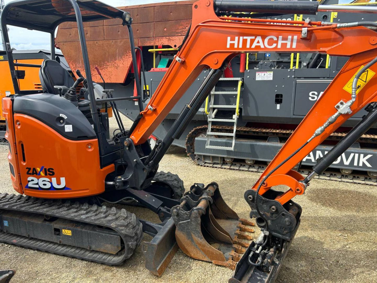 HITACHI ZX26U-6 - Pásové rýpadlo: obrázok 2 HITACHI ZX26U-6 - Pásové rýpadlo: obrázok 2