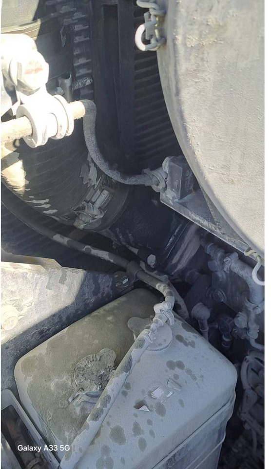 Pásové rýpadlo KOMATSU PC700LC: obrázok 23