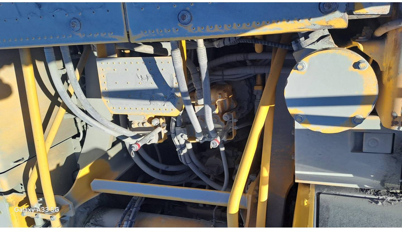 Pásové rýpadlo KOMATSU PC700LC: obrázok 19