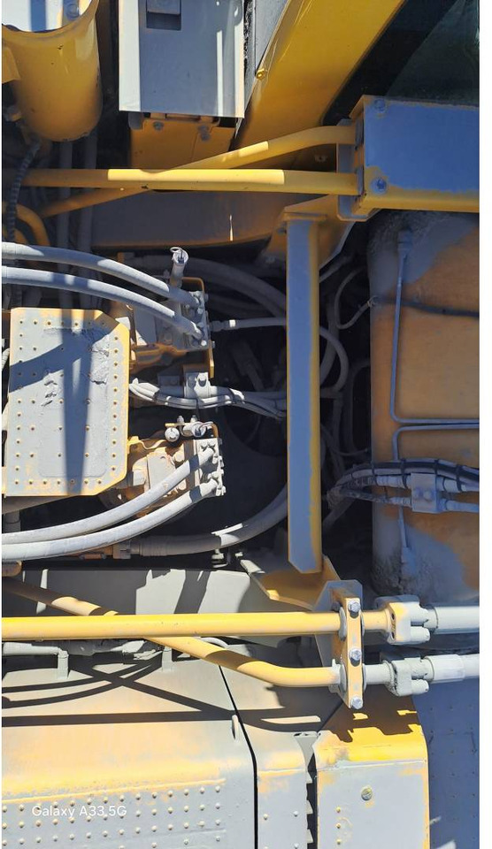 Pásové rýpadlo KOMATSU PC700LC: obrázok 24