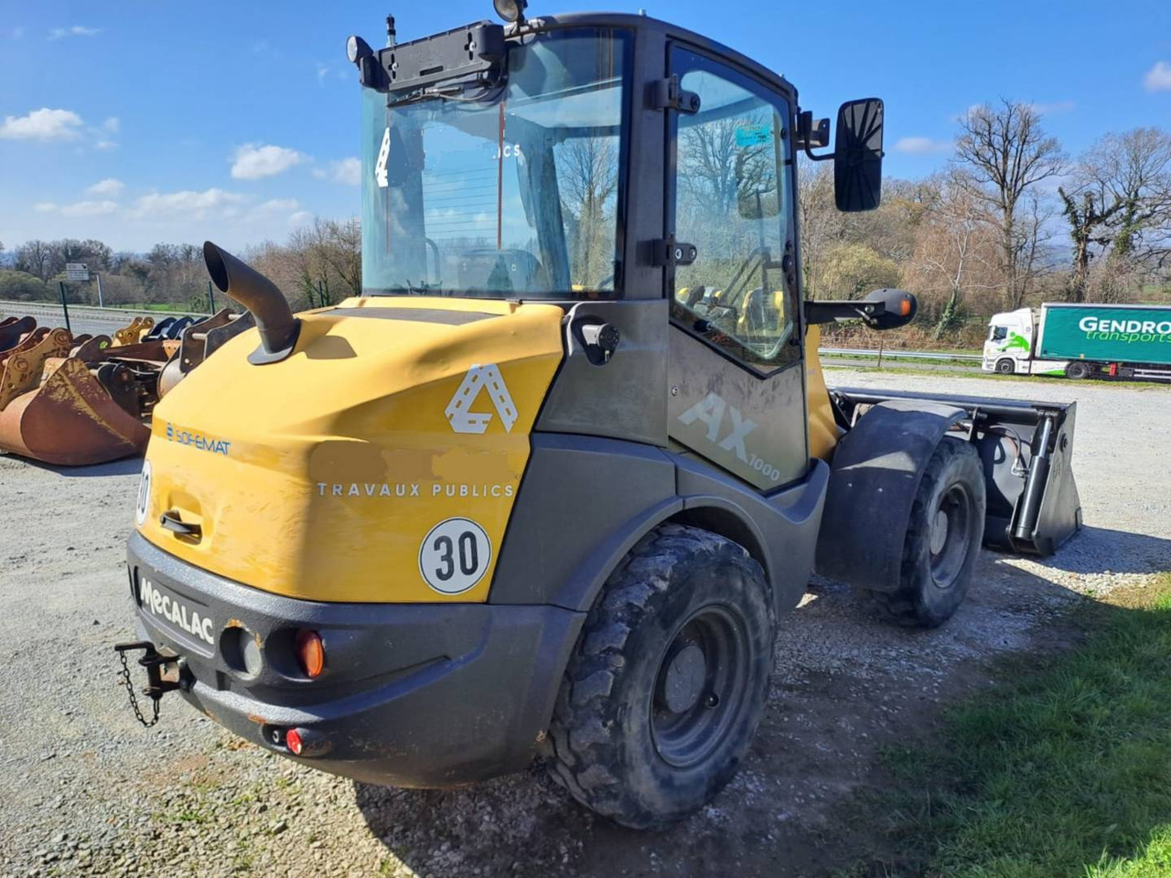 MECALAC AX1000 - Šmykom riadený nakladač: obrázok 3 MECALAC AX1000 - Šmykom riadený nakladač: obrázok 3