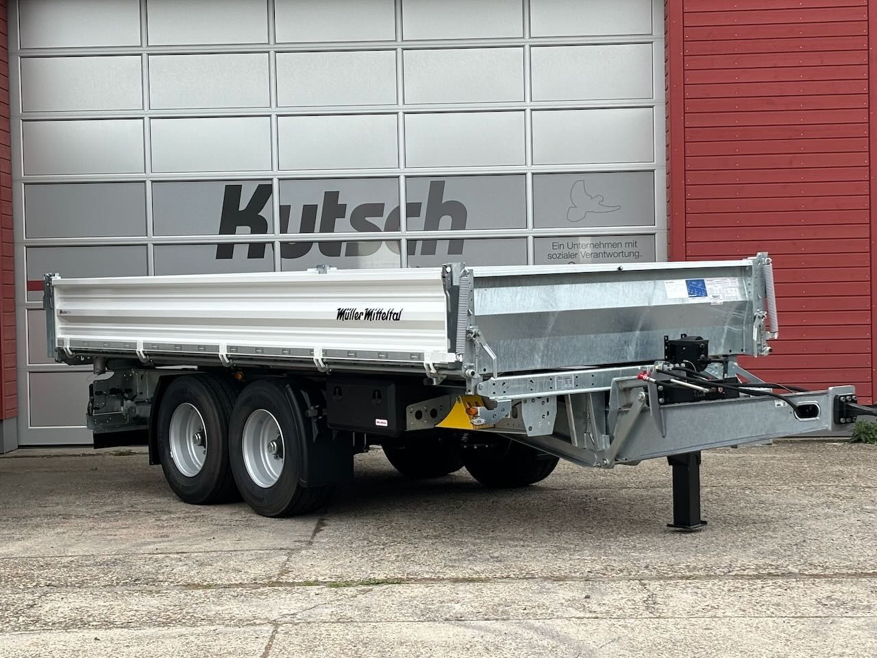 Müller-Mitteltal KA-TA-R 11,9/024 Breitreifen, Alu-Rampen, LED - Príves sklápěcí: obrázok 5 Müller-Mitteltal KA-TA-R 11,9/024 Breitreifen, Alu-Rampen, LED - Príves sklápěcí: obrázok 5