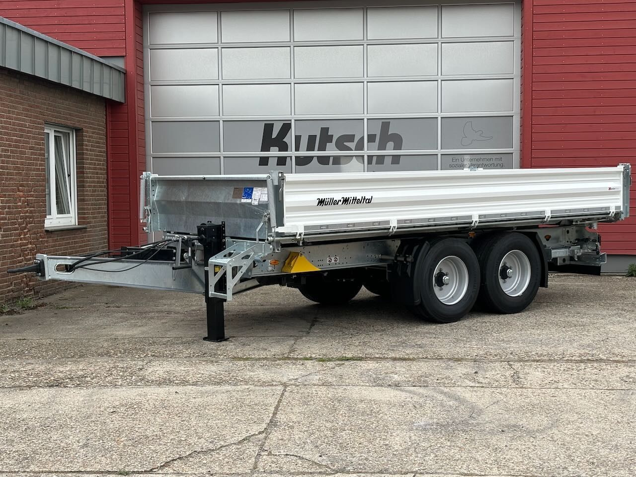 Müller-Mitteltal KA-TA-R 11,9/024 Breitreifen, Alu-Rampen, LED - Príves sklápěcí: obrázok 2 Müller-Mitteltal KA-TA-R 11,9/024 Breitreifen, Alu-Rampen, LED - Príves sklápěcí: obrázok 2