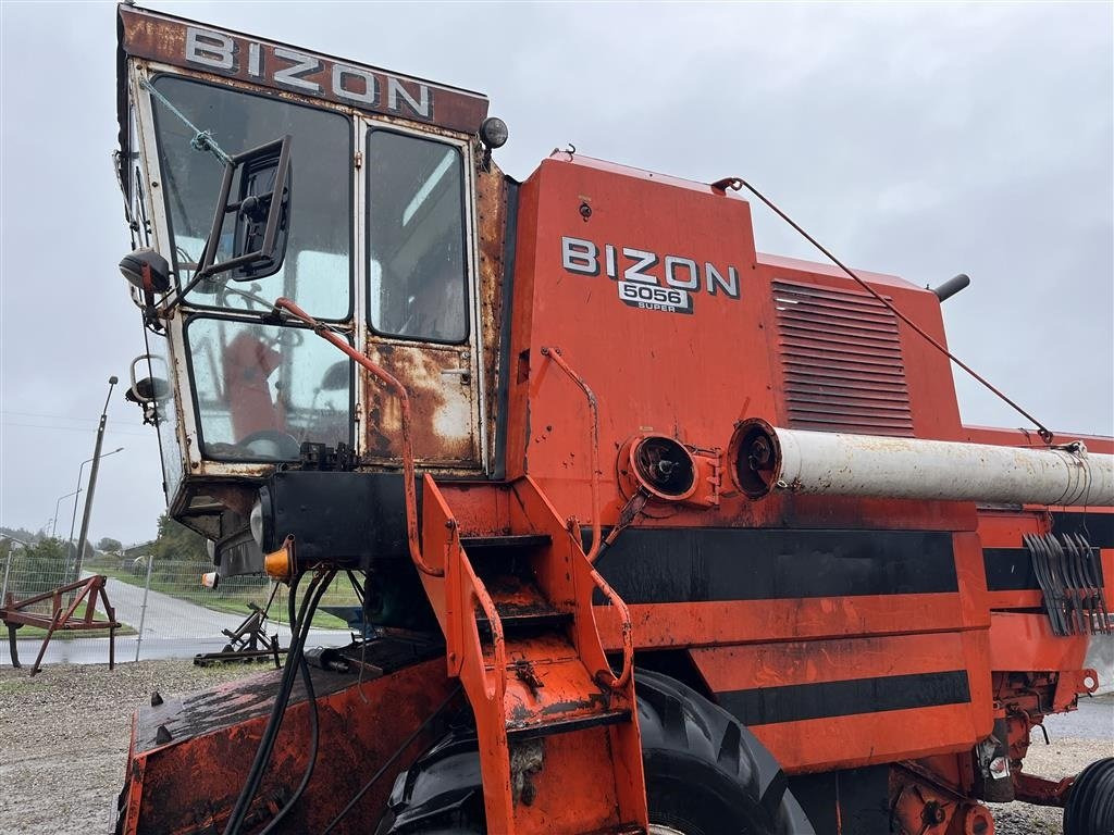 5056 - Obilný kombajn: obrázok 2 5056 - Obilný kombajn: obrázok 2