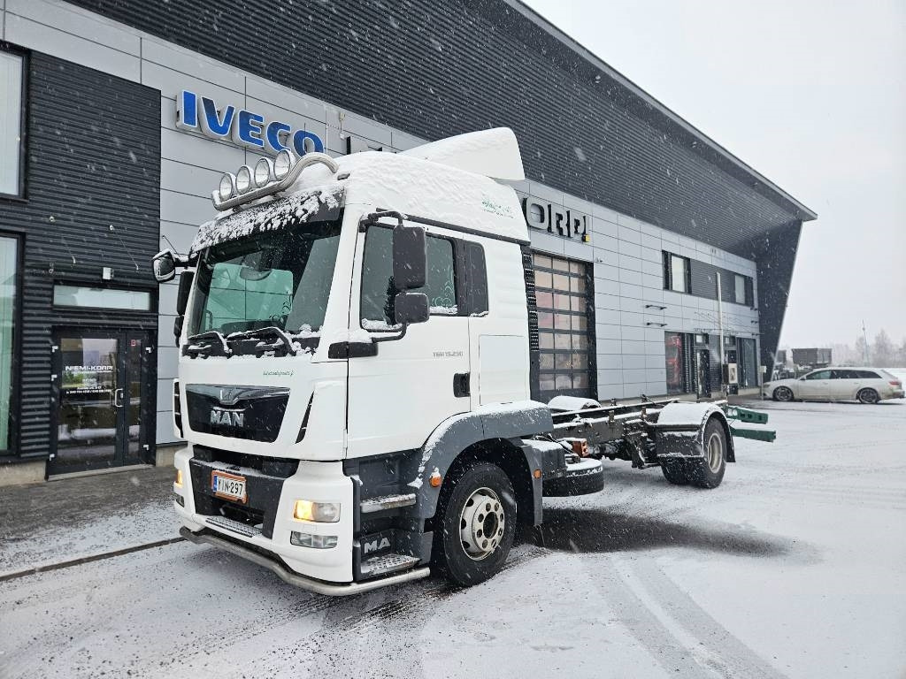 MAN TGM - Podvozek s kabinou: obrázok 1 MAN TGM - Podvozek s kabinou: obrázok 1