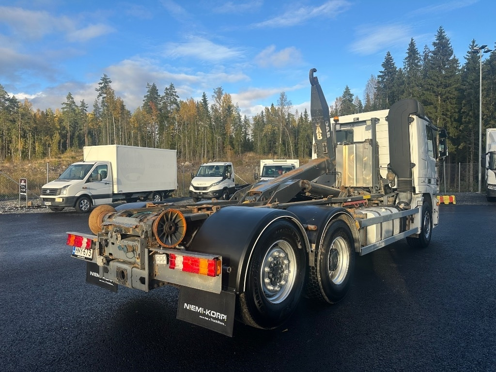 Mercedes-Benz Actros 2545 L 6x2 - Hákový nosič kontajnerov: obrázok 4 Mercedes-Benz Actros 2545 L 6x2 - Hákový nosič kontajnerov: obrázok 4