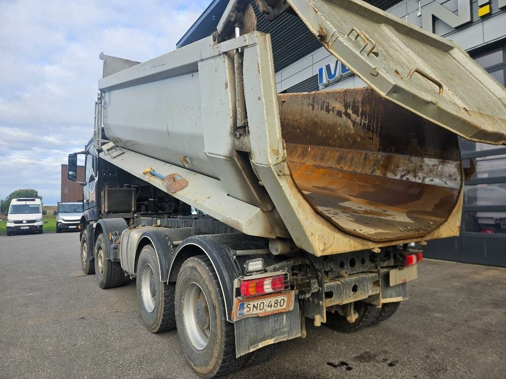 Mercedes-Benz Arocs 8x4 - Sklápač: obrázok 4 Mercedes-Benz Arocs 8x4 - Sklápač: obrázok 4