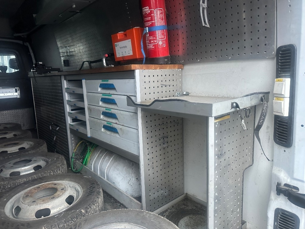 Renault Master huoltoauto varusteineen - Furgon: obrázok 5 Renault Master huoltoauto varusteineen - Furgon: obrázok 5