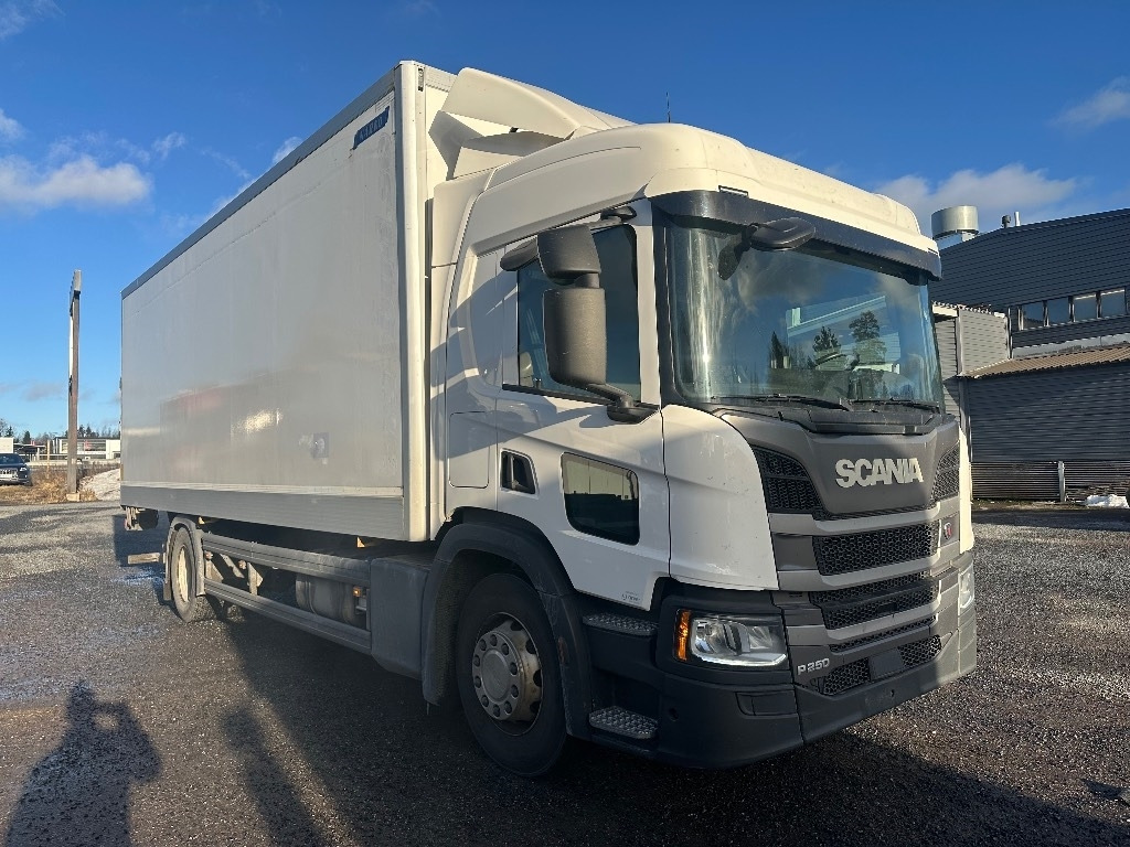 Scania P250 - Skříňový nákladní auto: obrázok 2 Scania P250 - Skříňový nákladní auto: obrázok 2